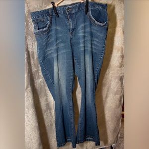 Women’s Plus Size Bootcut Jeans